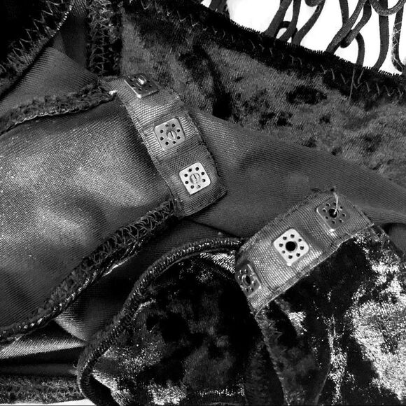 Staring At The Stars By UO Black Crushed Velvet Cutout Bodysuit Size Large - Picture 11 of 16